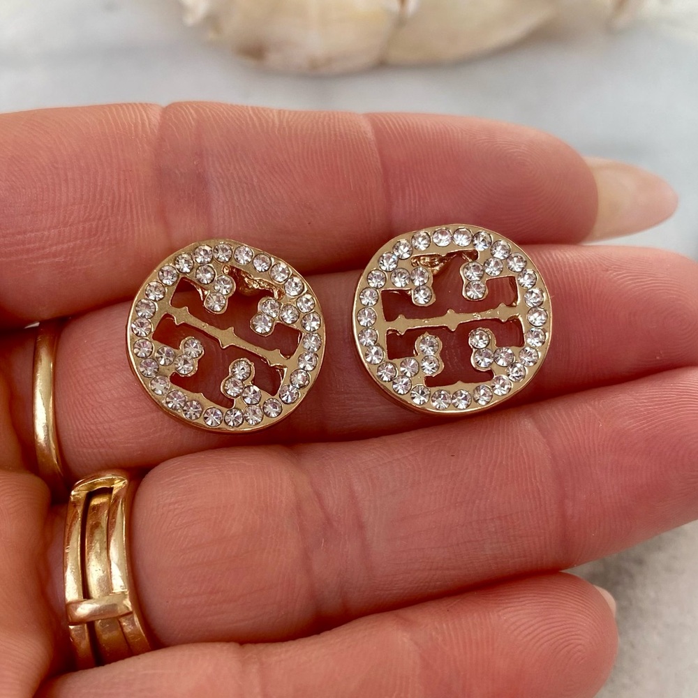 Gorgeous NWT Rhinestone Earrings